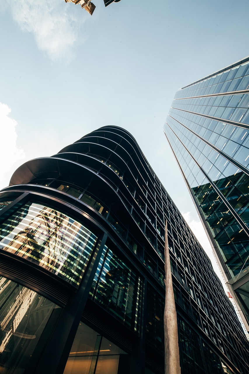 ga17bd1c29481d663b6c83082159af640bb5469c080da116814ac991456af484130d232be0f4f9ef94518edd1aa90cdb2eb8ffe8f158ef0a43803f987de80a01e_1280-2397653 commercial, bank, technology